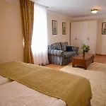 Patriot Pensionat 3*